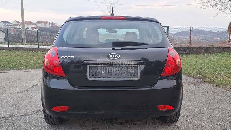 Kia cee`d reg 02.27