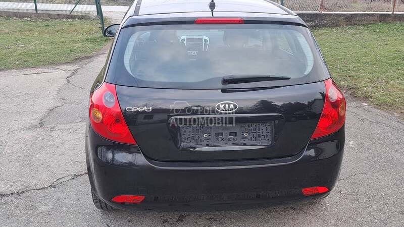 Kia cee`d reg 02.27