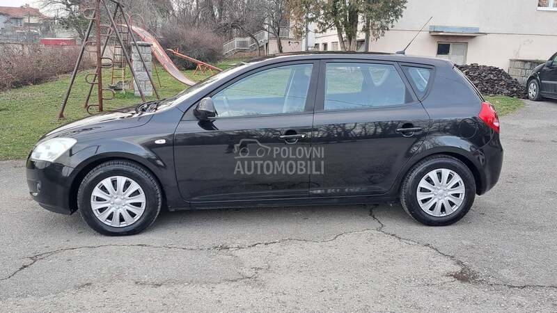Kia cee`d reg 02.27