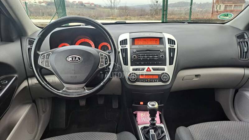 Kia cee`d reg 02.27