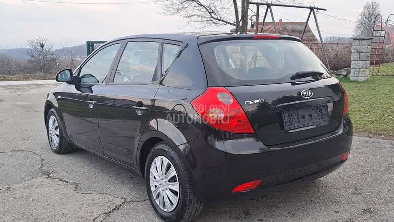 Kia cee`d reg 02.27