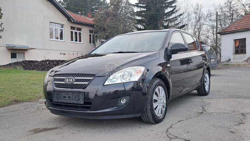 Kia cee`d reg 02.27