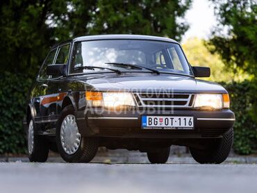 Saab 900 