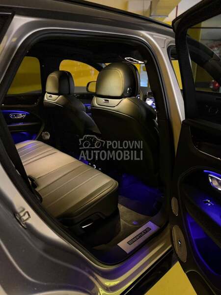 Bentley Bentayga 