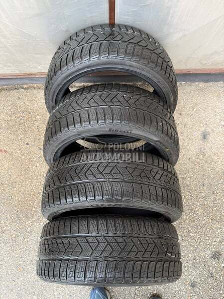 Pirelli 205/40 R17 Zimska