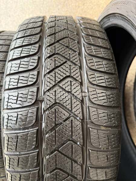 Pirelli 205/40 R17 Zimska