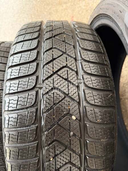 Pirelli 205/40 R17 Zimska