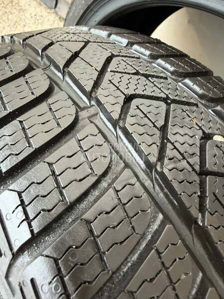 Pirelli 205/40 R17 Zimska