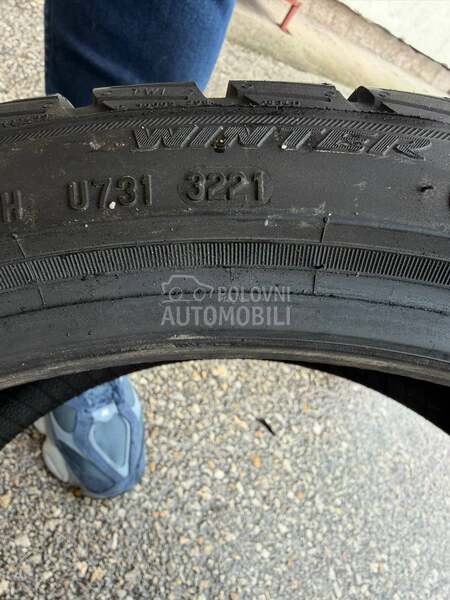 Pirelli 205/40 R17 Zimska