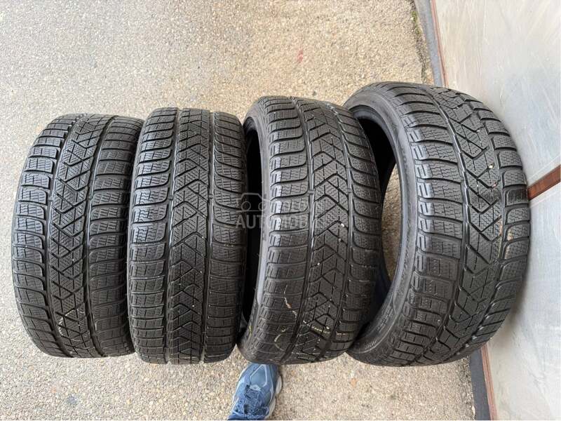 Pirelli 205/40 R17 Zimska