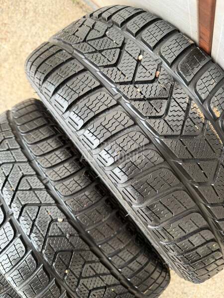 Pirelli 205/40 R17 Zimska