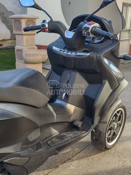 Piaggio MP3