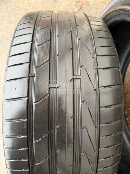 Hankook 235/40 R19 Letnja