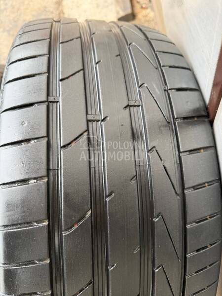 Hankook 235/40 R19 Letnja