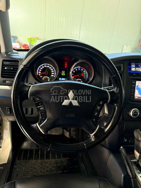Mitsubishi Pajero 