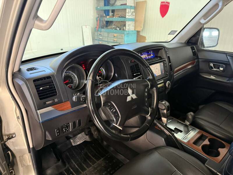 Mitsubishi Pajero 
