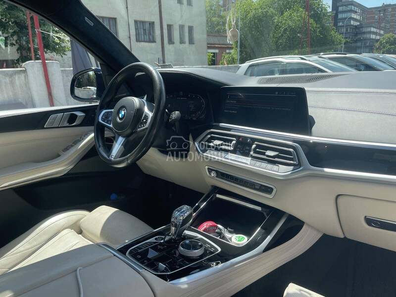 BMW X7 M50D