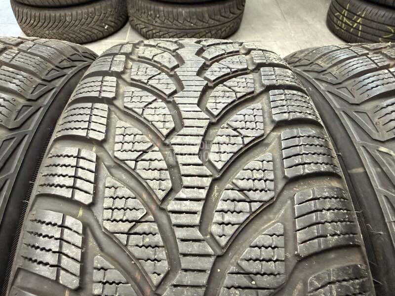 Bridgestone 205/60 R16 Zimska