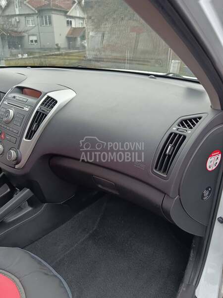 Kia cee`d 1,4
