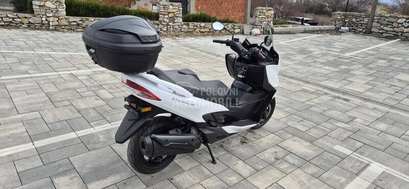 Suzuki burgman 400 CH