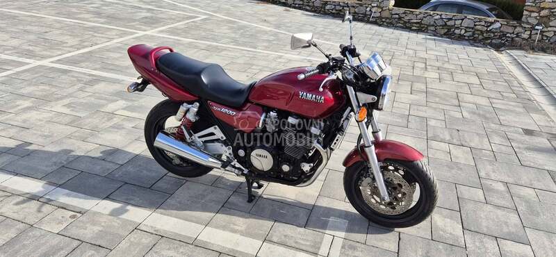 Yamaha xjr 1200