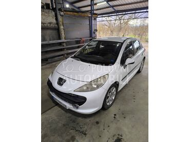 Peugeot 207 1.4 b