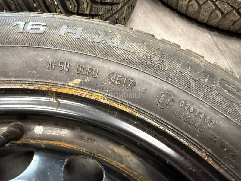 Uniroyal 215/60 R16 Zimska