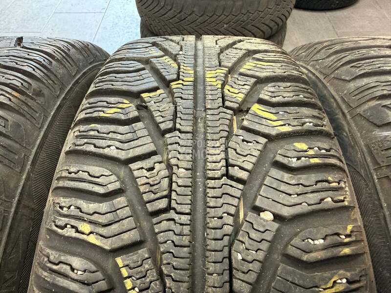 Uniroyal 215/60 R16 Zimska