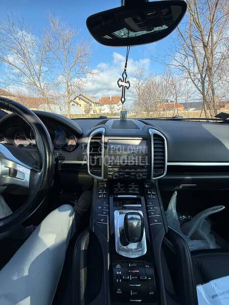 Porsche Cayenne 3.0