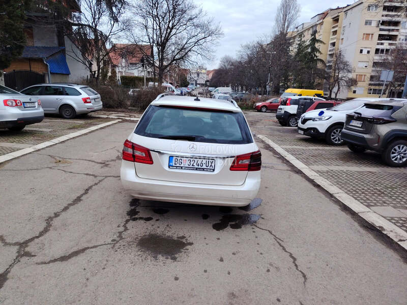 Mercedes Benz E 200 
