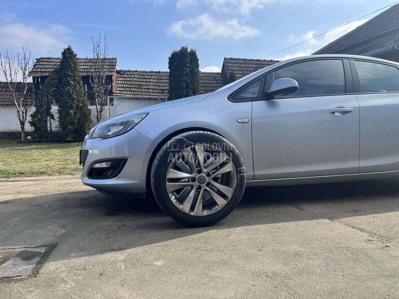 Opel Astra J 1.6 CDTi