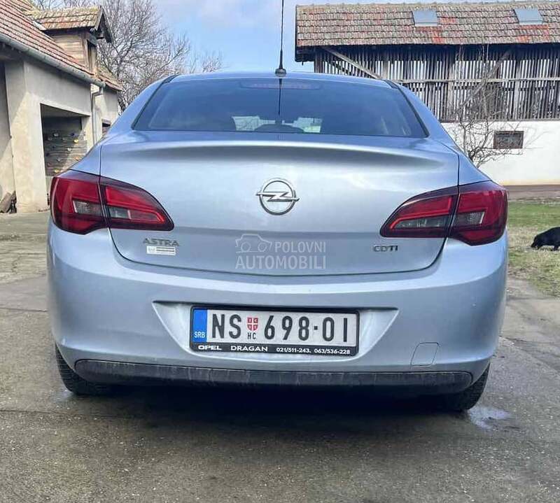 Opel Astra J 1.6 CDTi