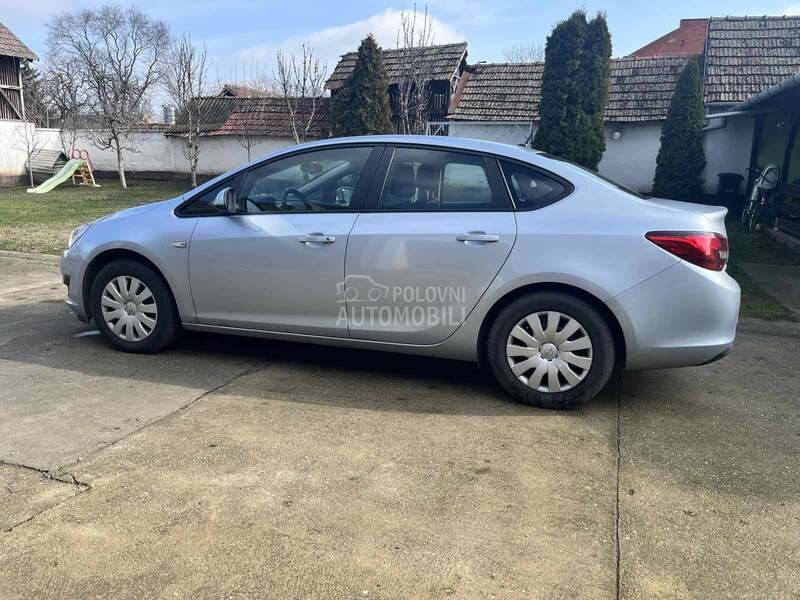 Opel Astra J 1.6 CDTi
