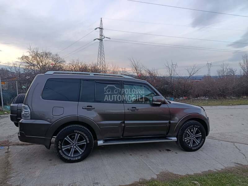 Mitsubishi Pajero 