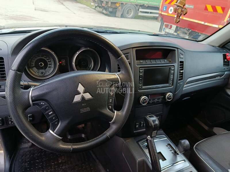 Mitsubishi Pajero 