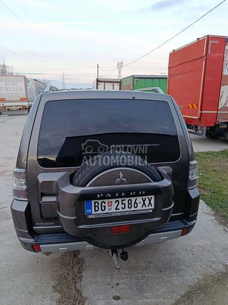 Mitsubishi Pajero 
