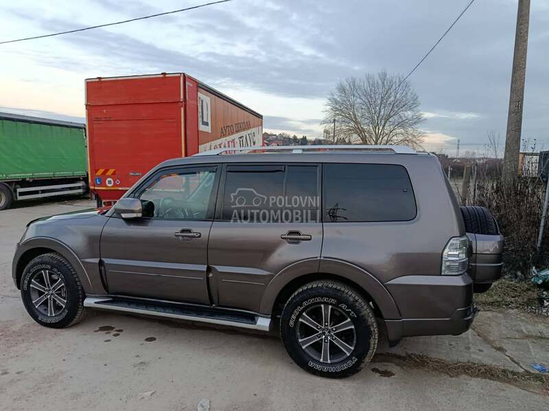 Mitsubishi Pajero 