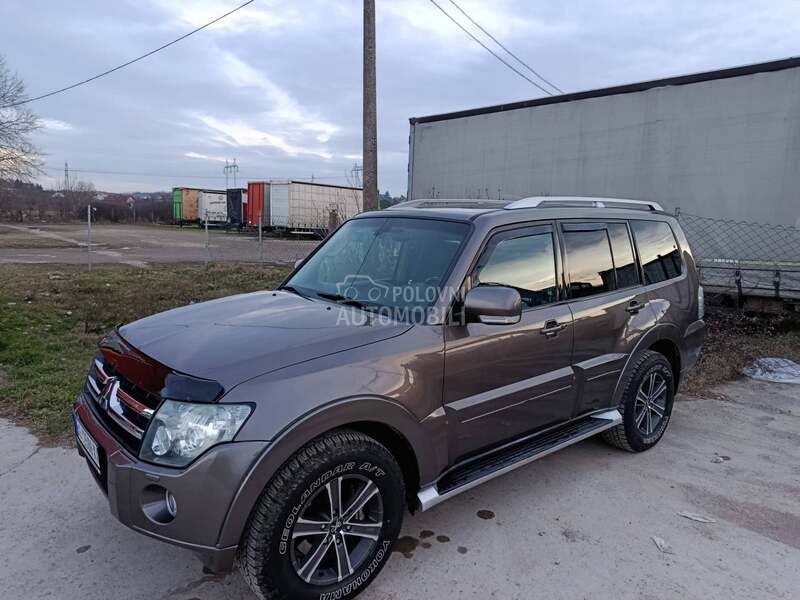 Mitsubishi Pajero 