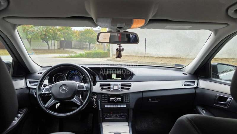 Mercedes Benz E 200 
