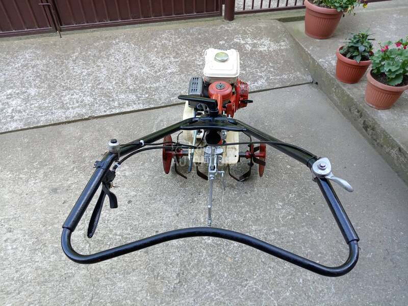 Honda F 420 očuvana