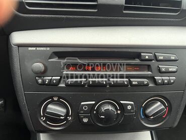 Fabricki radio za BMW Serija 1
