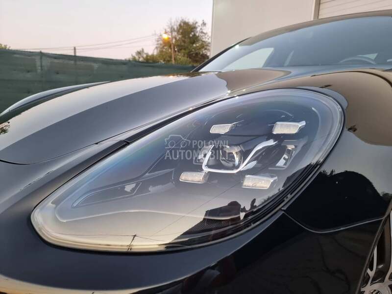 Porsche Panamera 4S