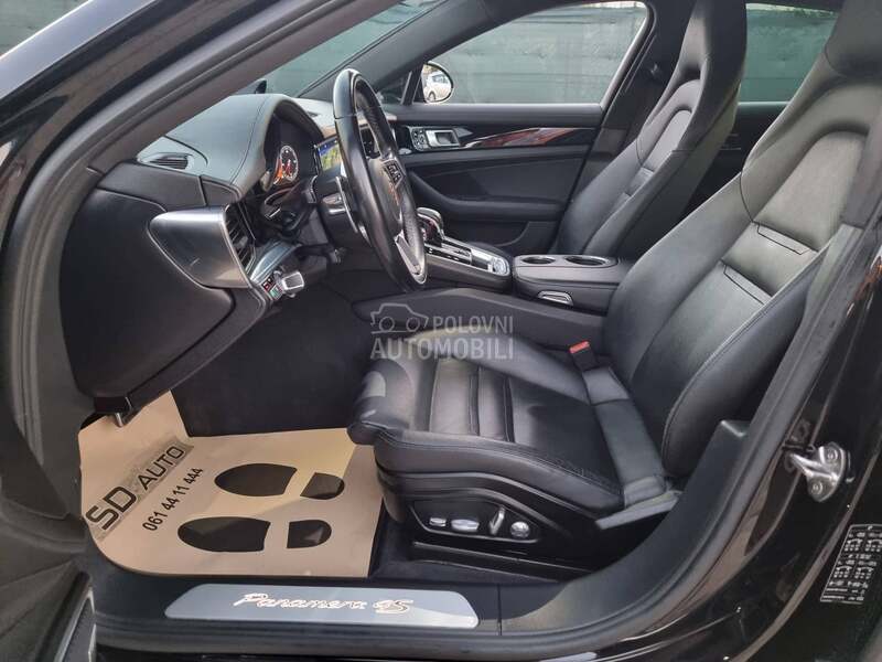 Porsche Panamera 4S