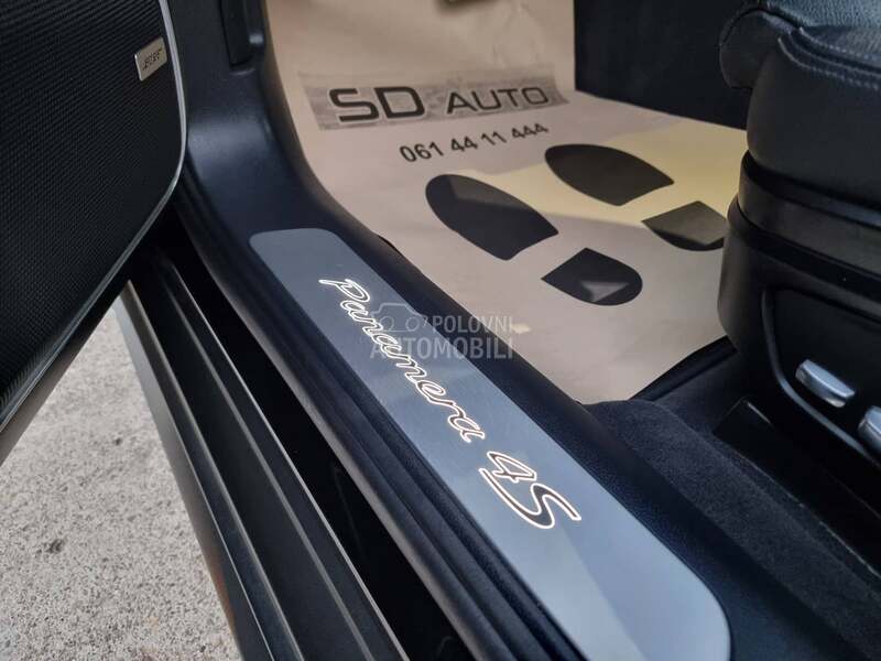 Porsche Panamera 4S