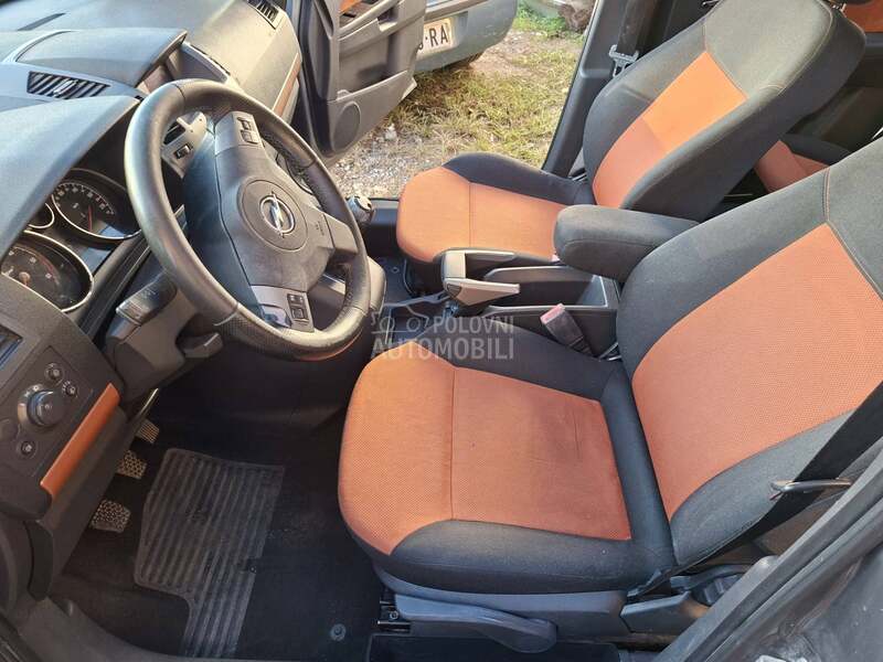 Opel Zafira 