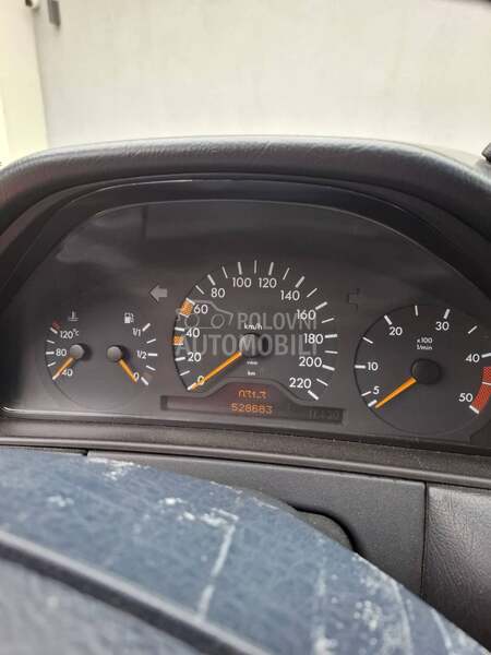 Mercedes Benz E 270 