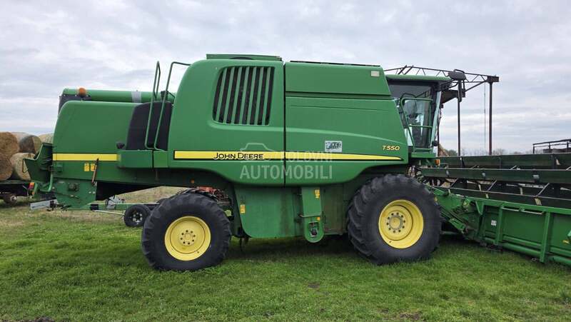 John Deere T550