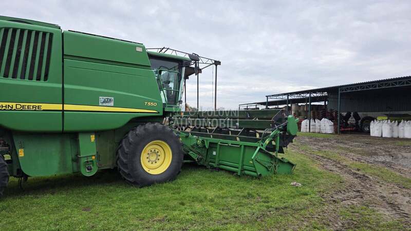 John Deere T550