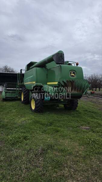 John Deere T550