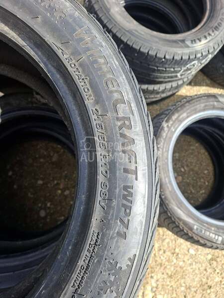 Kumho 215/55 R17 Zimska